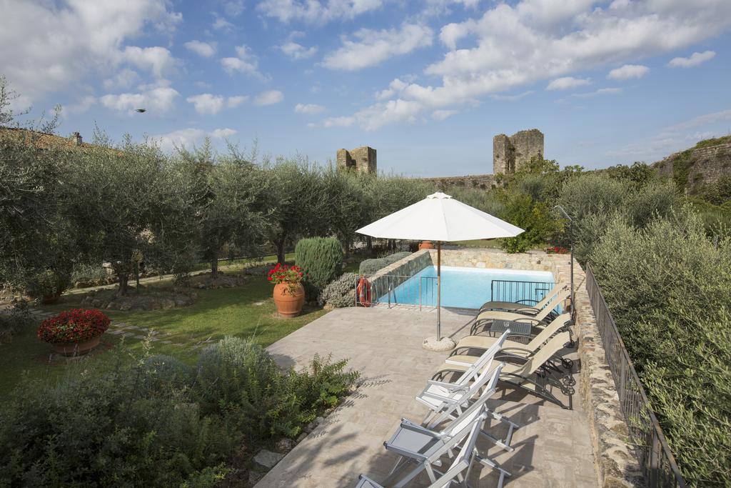 Hotel Monteriggioni Exterior foto